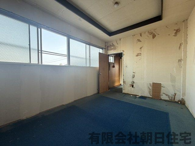 【洋室】 | 東本町3丁目住居付き店舗 | コンパクトで使いやすい洋室です