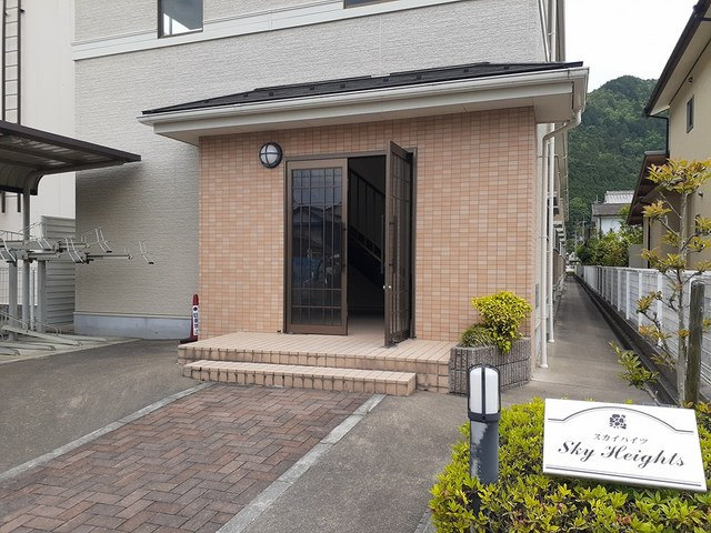 スカイハイツのエントランス