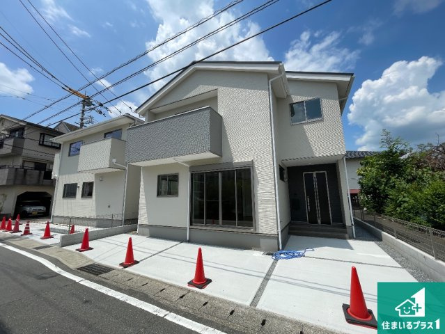 ★5(土)6(日)現地見学可能！★京都市西京区上桂西居町　全2邸の駐車場|並列２台駐車可能！ゆとりの駐車スペースで車庫入れもスムーズ！