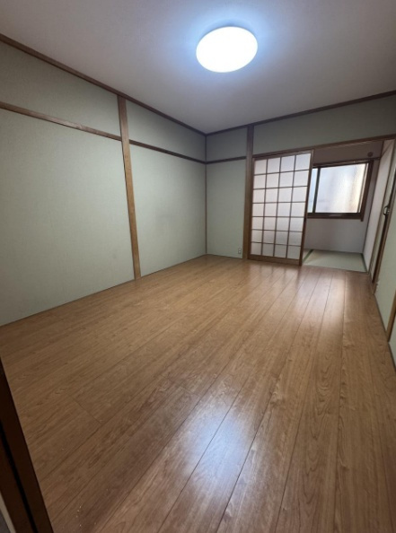 壬生森前町の洋室