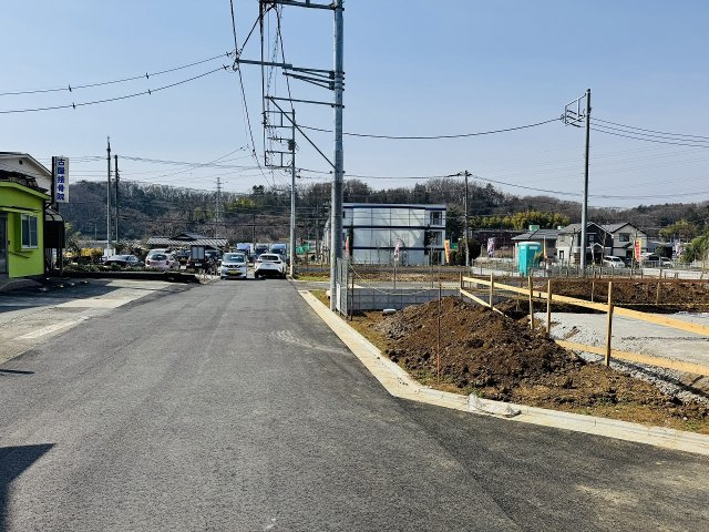 八王子市　宮下町　新築一戸建て　５期の前面道路含む現地写真|～東側5.2ｍ・北側4.5ｍ道路に面しています～