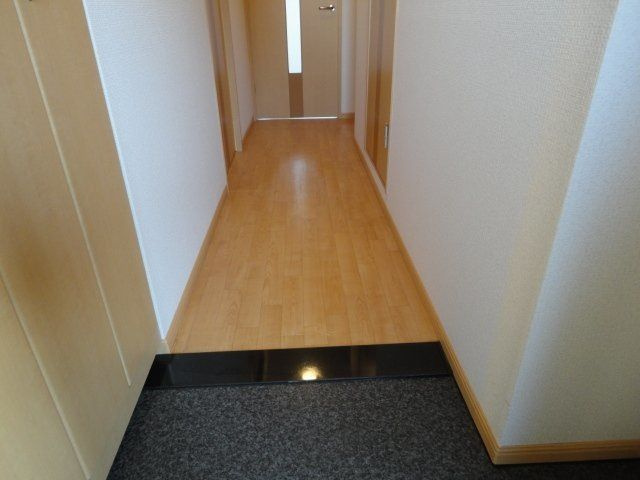 グランディールⅠの玄関