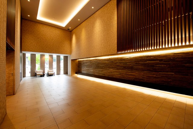 ワコーレシティ神戸三宮のロビー