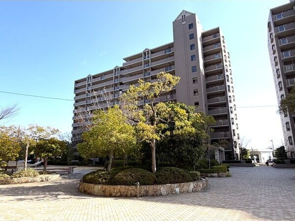 野村三好ケ丘ヒルズ参番館の外観