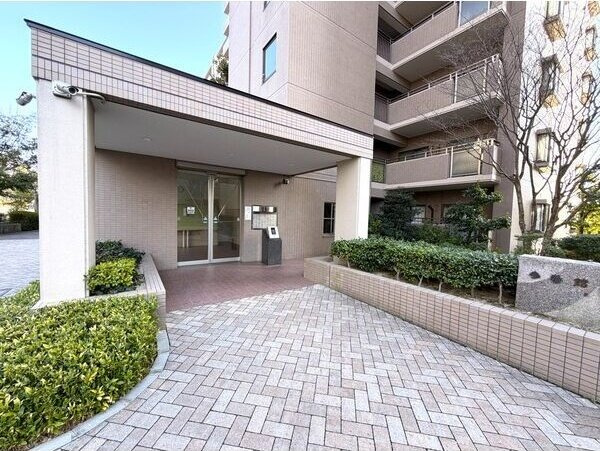 野村三好ケ丘ヒルズ参番館のエントランス