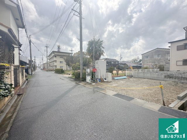 加東市社　第21期　新築一戸建ての前面道路含む現地写真|周辺は落ち着いた街並みの住宅地！子育てがしやすい住環境です！まだ未完成ですが、現地でしかわからない事もございます。是非一度ご覧ください。