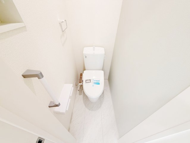 藤枝市藤岡4丁目／2期　新築戸建のトイレ|１階・２階にシャワートイレ完備！混雑する朝には大助かり
