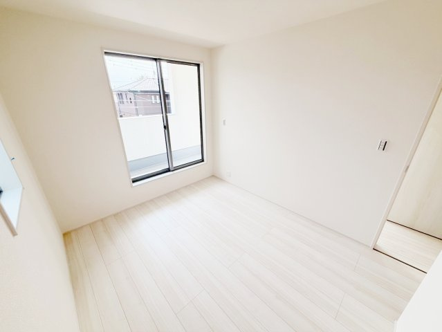 藤枝市藤岡4丁目／2期　新築戸建の洋室|全室収納付きのためお部屋を広々とお使いいただけます
