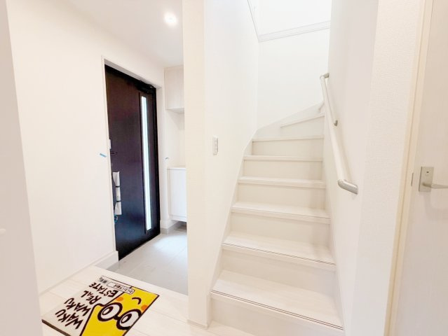 藤枝市藤岡4丁目／2期　新築戸建の玄関