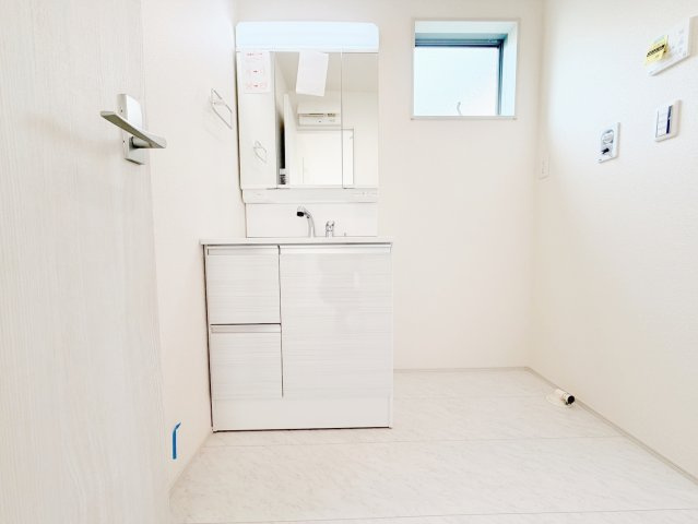 藤枝市藤岡4丁目／2期　新築戸建の独立洗面台