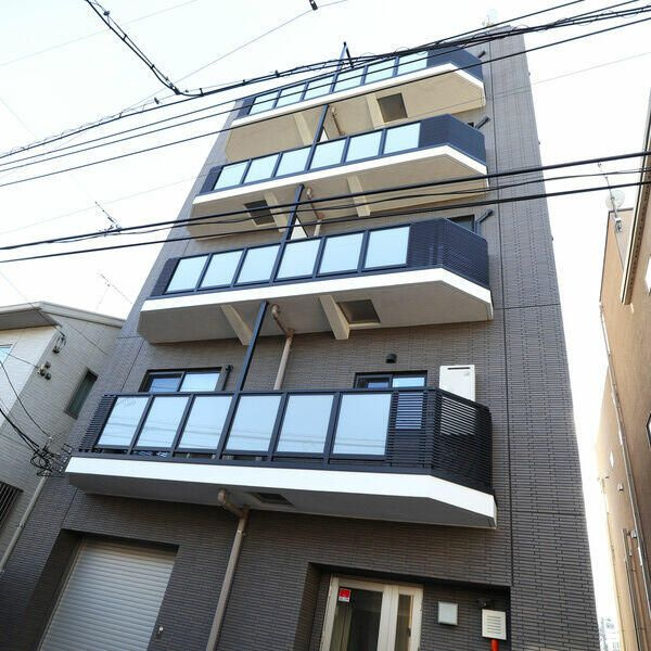 ＬＡＰＵＴＡの外観