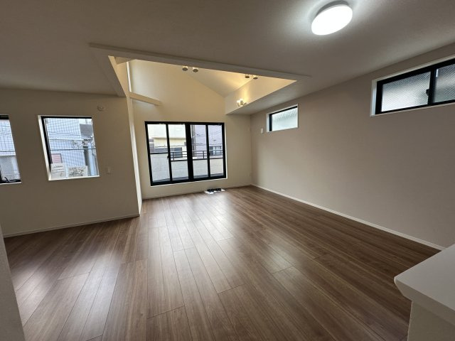 高石市綾園２丁目2−２３の居間・リビング