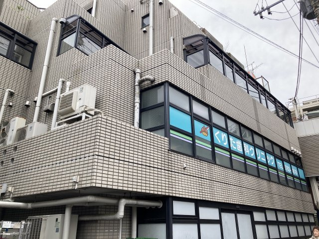 ツルジンビルの外観
