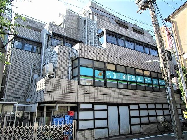 ツルジンビルの外観