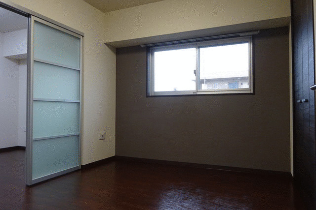 ル・スリールの内装|洋室6帖