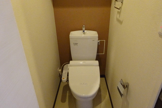 ル・スリールのトイレ|ウォシュレット付き