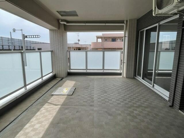 ル・スリールのバルコニー|roofbalcony