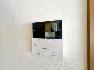 【防犯設備】 | 南海狭山コーポ　２号棟 | テレビモニター付きインターホンで訪問者の顔を確認してからドアを開けられます♪