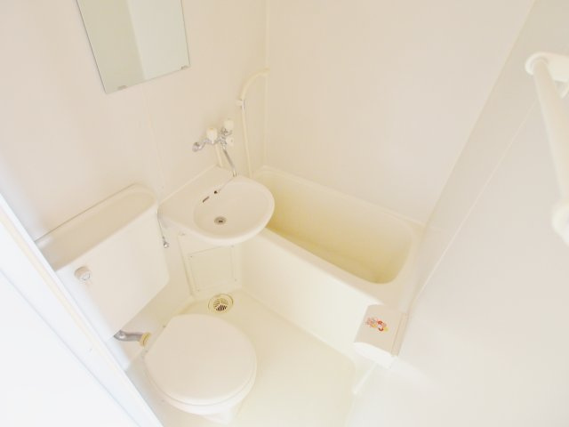 ヴィラ海田の浴室