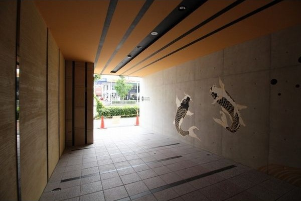 Alba Grande 名護屋のエントランス