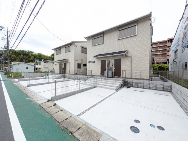 テラスハウス栗谷Ｂの駐車場