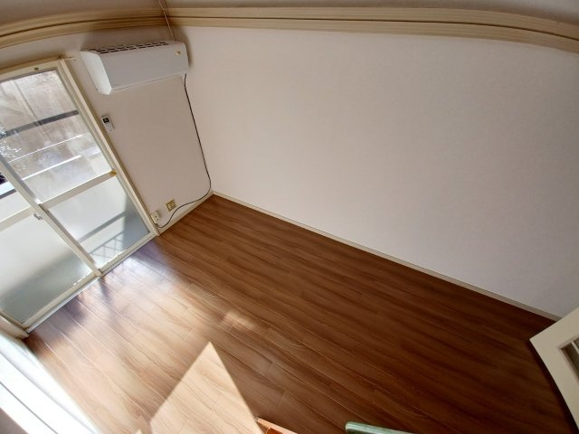 シティパレス泉町の洋室