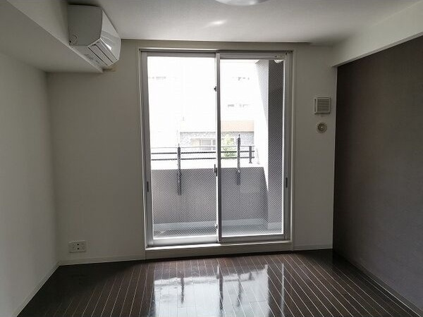 白川公園パークマンションの居間・リビング