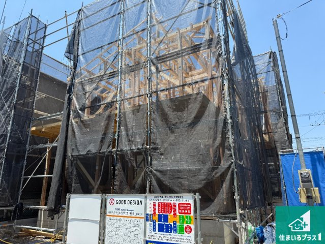 松原市高見の里　新築一戸建ての外観|周辺は落ち着いた街並みの住宅地！子育てがしやすい住環境です！まだ未完成ですが、現地でしかわからない事もございます。是非一度ご覧ください。
