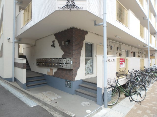 【エントランス】 | フタミハイツ | 落ち着いたエントランスです