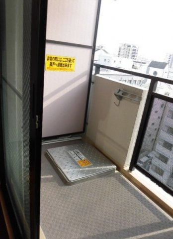 大阪市中央区上町１丁目の賃貸マンションのバルコニー