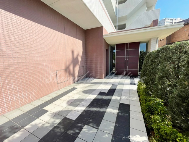 藤沢市辻堂神台２丁目の賃貸マンションのエントランス|綺麗なエントランス♪