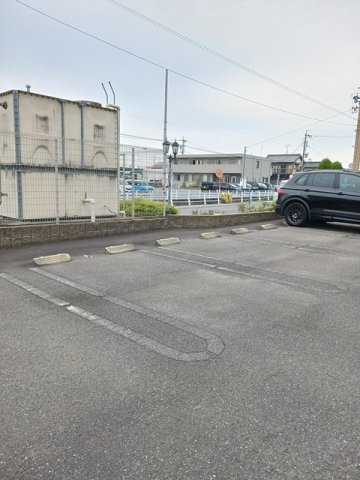 ローズの駐車場