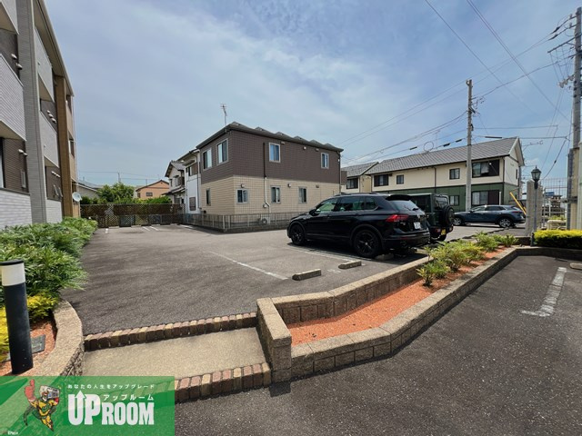 ローズの駐車場