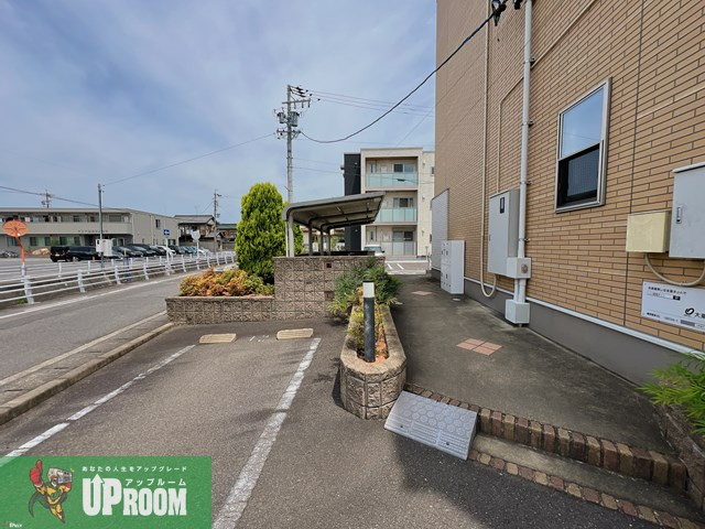 ローズの駐車場