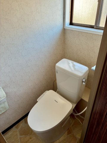 宮和田戸建のトイレ