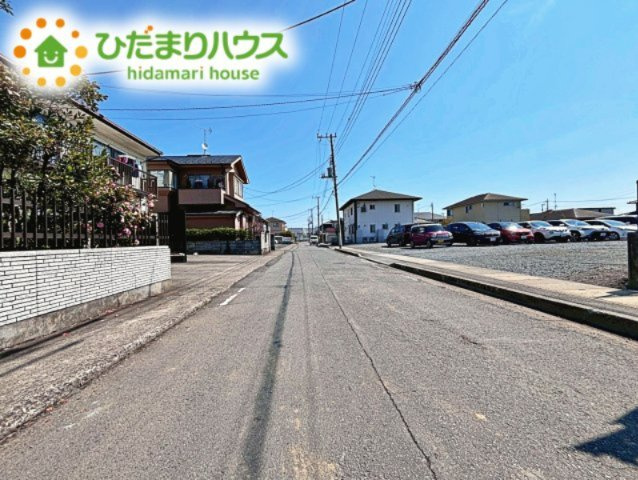 【前面道路含む現地写真】 | 水戸市浜田1期　新築戸建　2号棟 | 閑静な住宅地なので、静かな環境で暮らしやすいですね。
