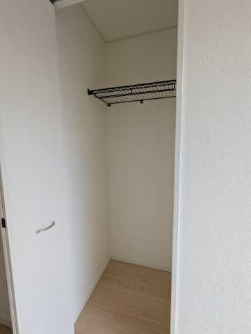 ひたちなか市平磯町　第2の収納|1階のクローゼットには、季節ものの家電や掃除機などがすっきり収納できます