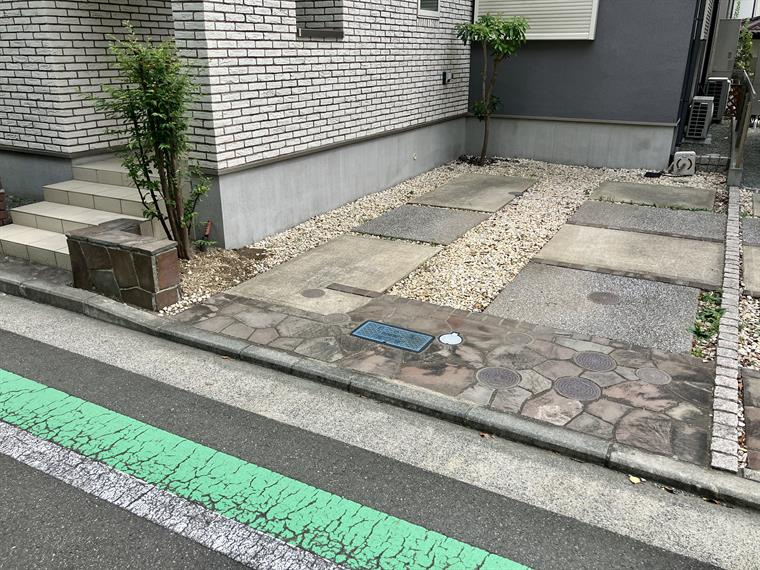 前田町戸建の駐車場