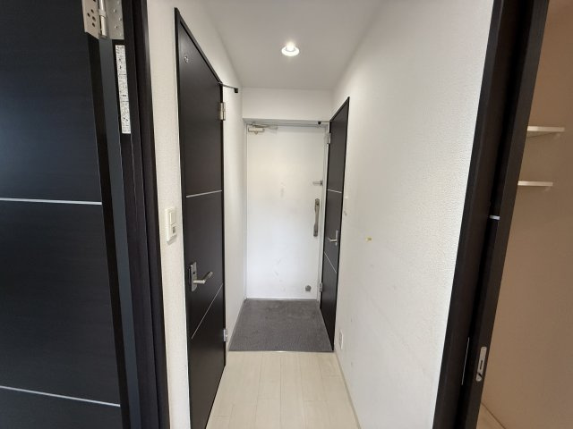 グランデージ池田栄本町の玄関