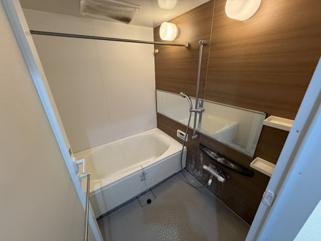 グランデージ池田栄本町の浴室