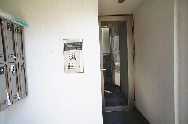 ヴィレ西日暮里のエントランス