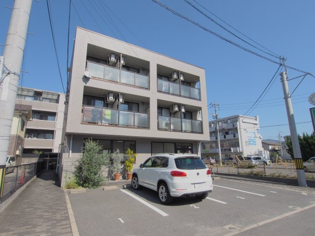 フィネス岡西