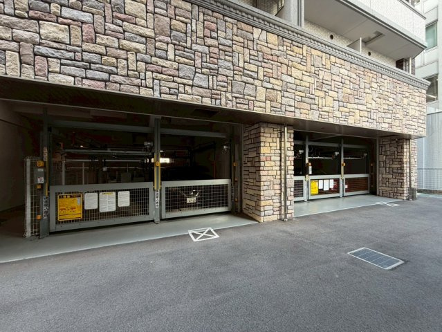スプランディッド安土町の駐車場