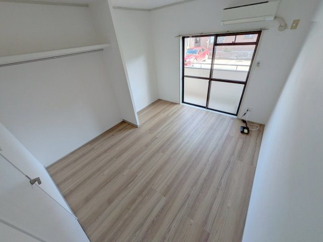 ドミール・エヌのその他