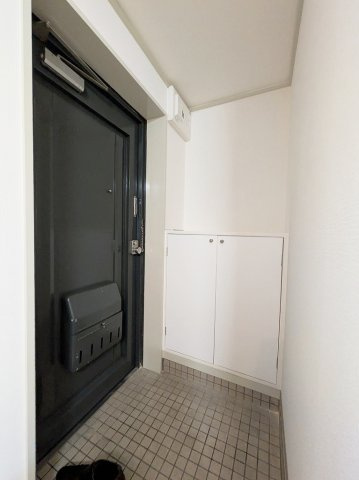 ドミール・エヌの玄関