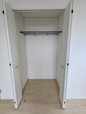 ひたちなか市平磯町　第2の収納|広々クローゼットがあり、お部屋をすっきりとお使いいただけます。