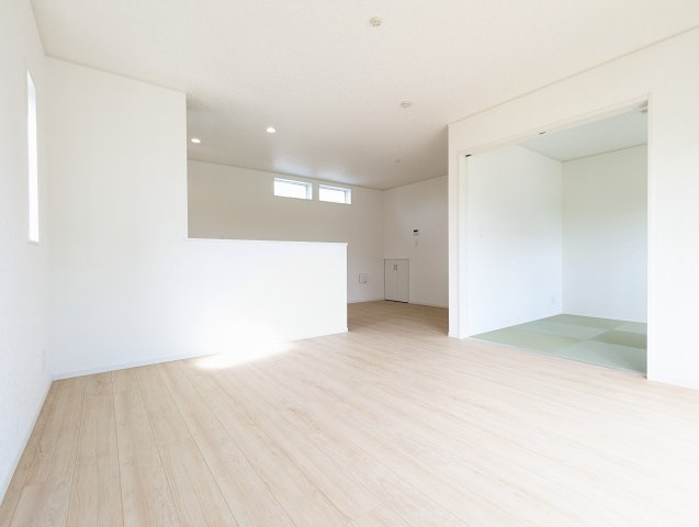 ひたちなか市平磯町　第2の居間・リビング|一日の長い時間を過ごすリビング♪自然と家族が集まれる空間！家族団らんの時間を優しく見守るリビング～