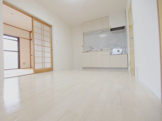 コーポ西山の居間・リビング