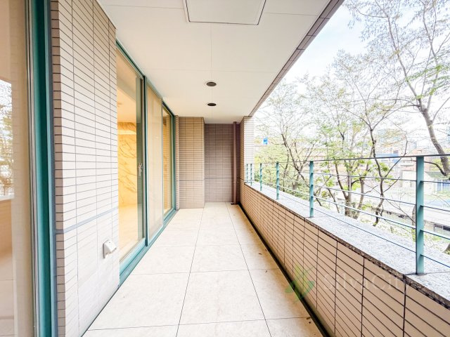 麻布霞町パークマンションのバルコニー