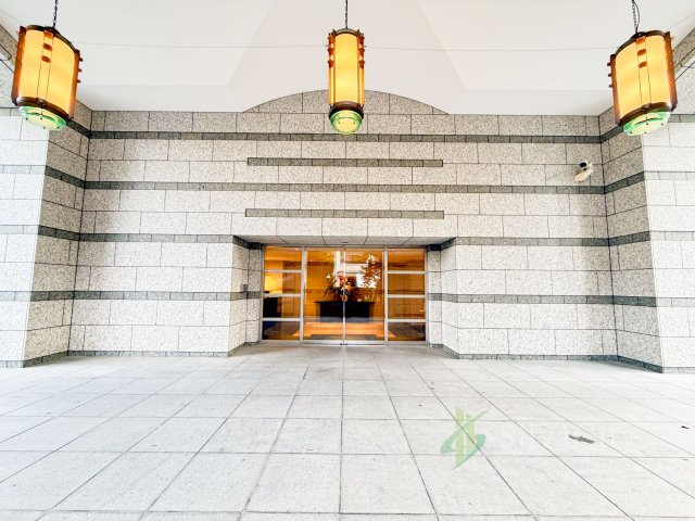 麻布霞町パークマンションのエントランス